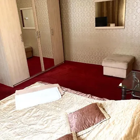 Rezydent Bed & Breakfast *