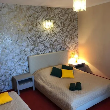 Rezydent Bed & Breakfast *